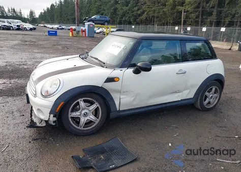 2009 Mini Cooper from USA, damaged, VIN WMWMF33599TU73882